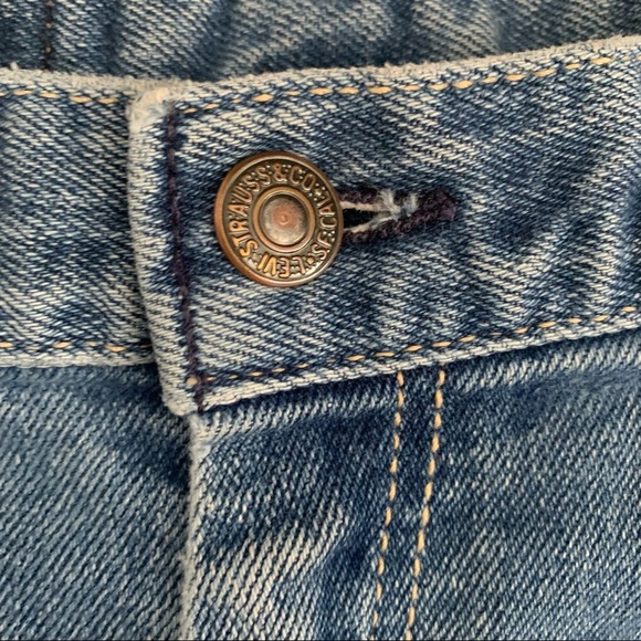 1970s Women’s Levi’s White Tab High Waist Light Blue Mom Jeans (Modern Size 12) - Picture 8 of 10